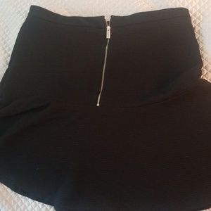 Calvin Klein knit skirt w/ zipper (106)